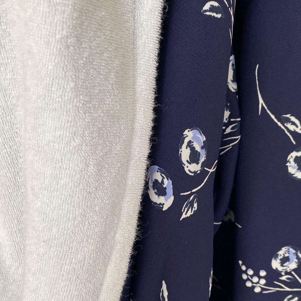 La SENZA Navy and White Floral Robe - Picture 3 of 5